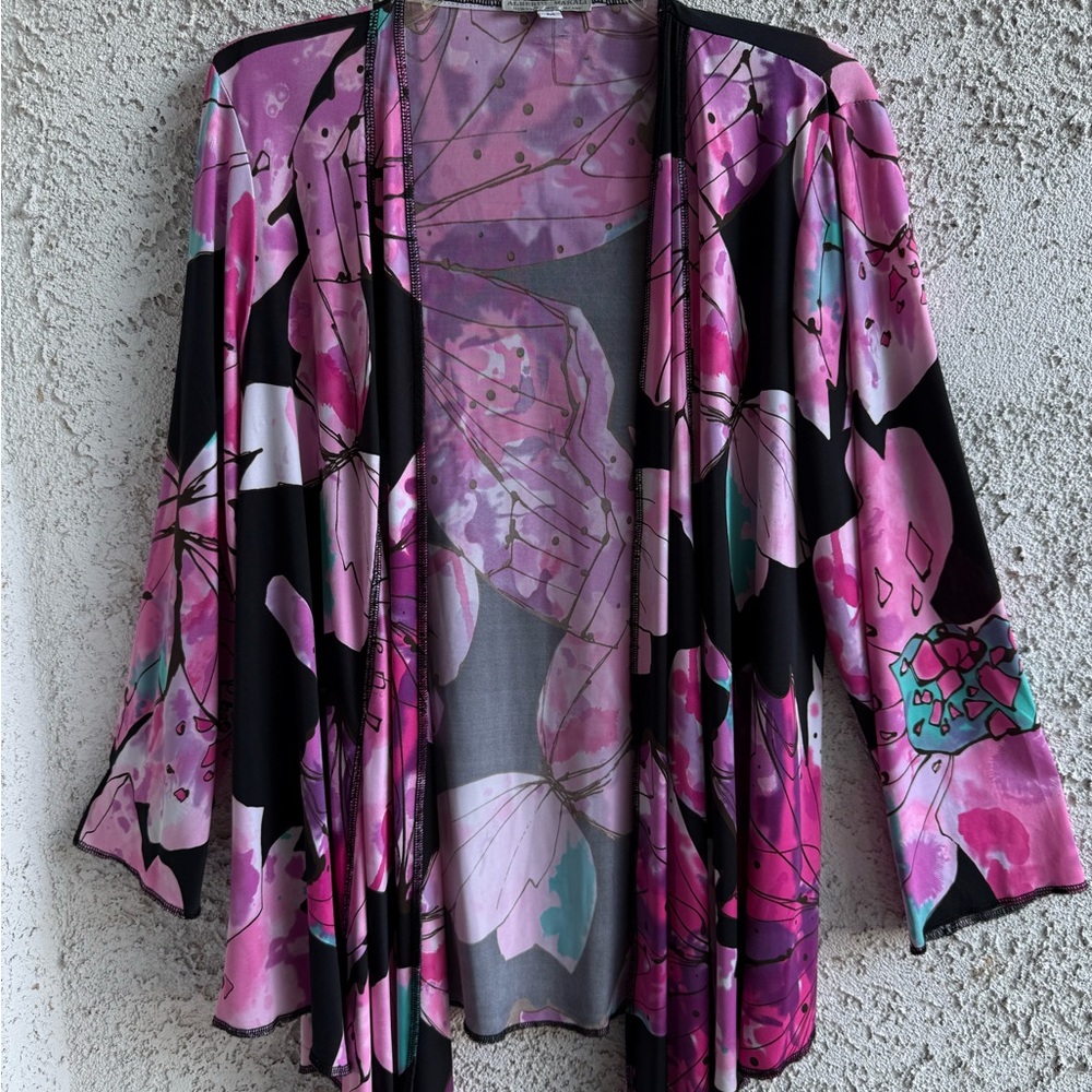 Alberto Makali Pink and Black Abstract Print Short Kimono